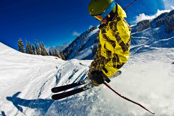 Quality Ski Clothing that Keeps Kids Dry